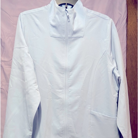 Beautiful jacket - Picture 2 of 9